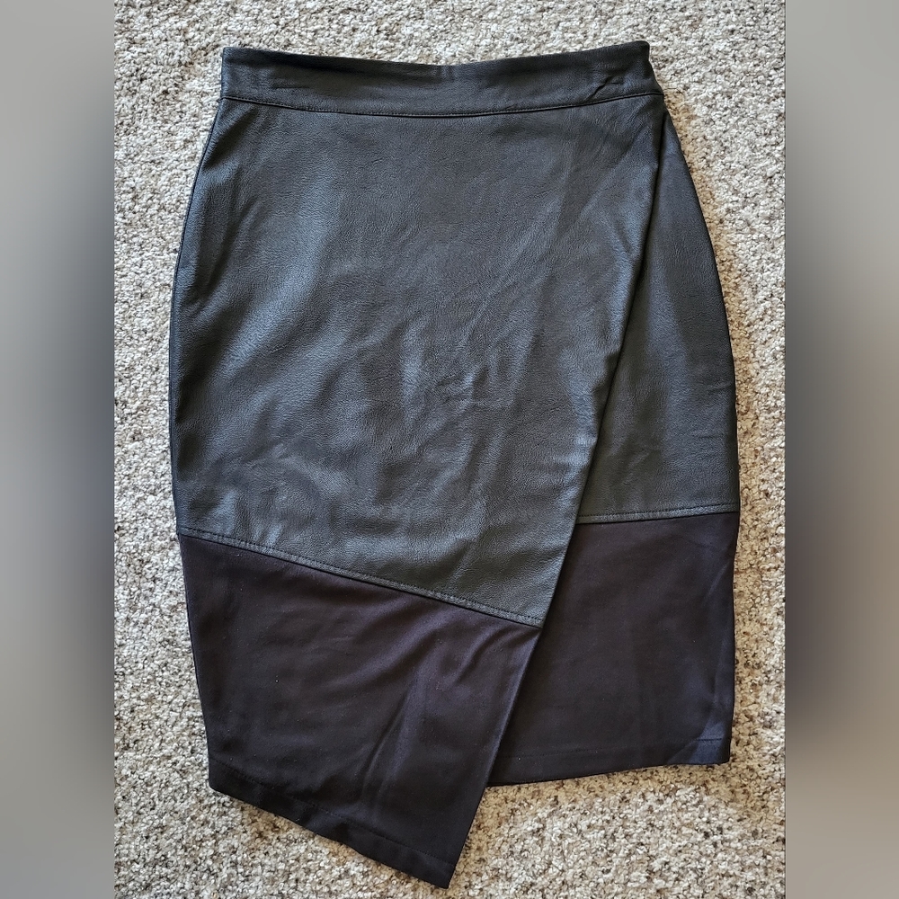 Womens size 6 Skirt